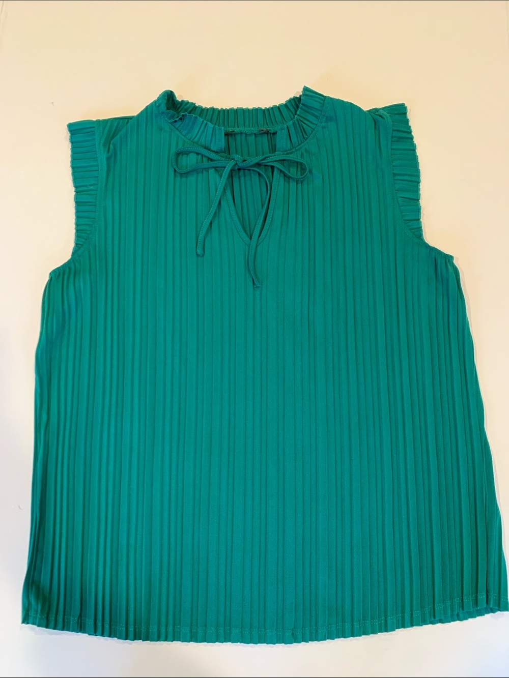 Adrianna Papell Women’s Large Green Pleated Shell Top Sleeveless Tie Front